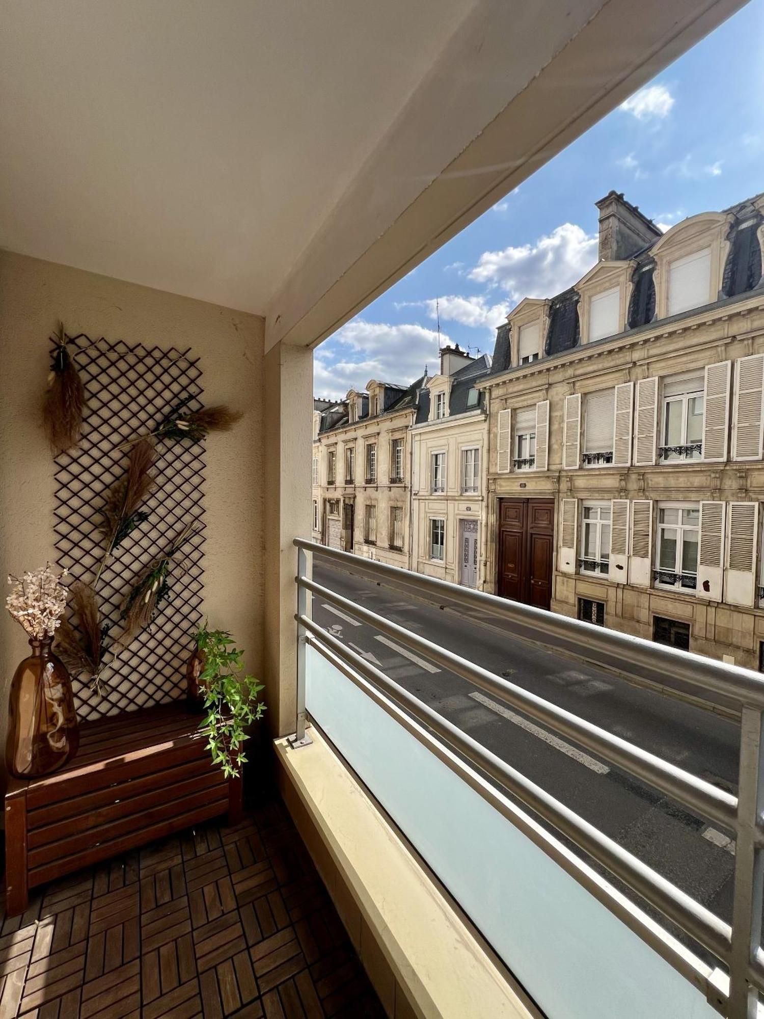 Clovis - Hypercentre Avec Balcon Et Parking